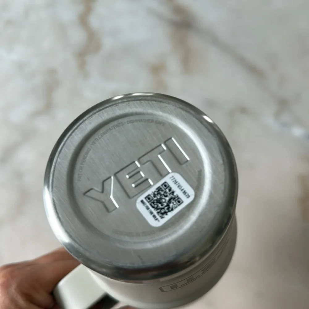 YETI RAMBLER 20 OZ TRAVEL MUG
WITH STRONGHOLD LID CAPE TAUPE - Picture 7 of 14